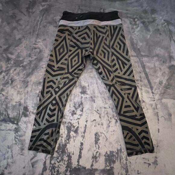 Lululemon Cropped Capri Yoga Pants Leggings Women’s Size 4 - Picture 2 of 6